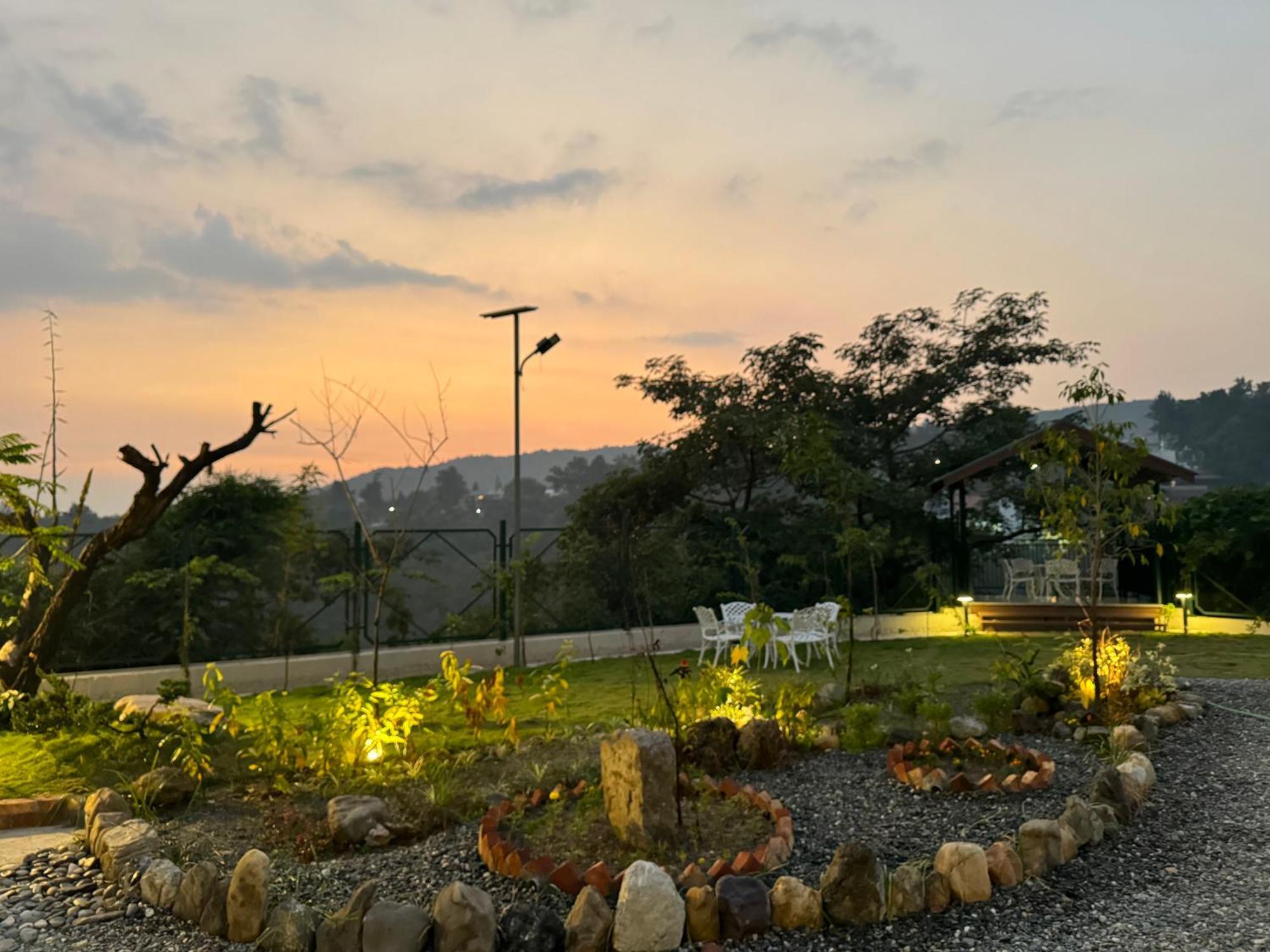 Cliff House, 3Br Lux Farmhouse 2Km To Rajpur Road Dehradun Zewnętrze zdjęcie